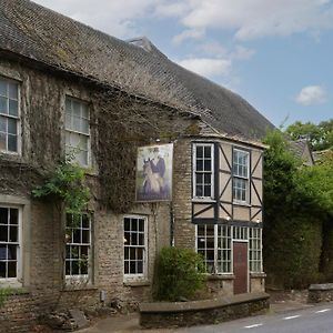 Hunters Hall Inn By Greene King Inns